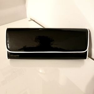 Aldo Vintage Patent Clutch Purse White Trim Magnetic Clasp Zip Pocket Lined